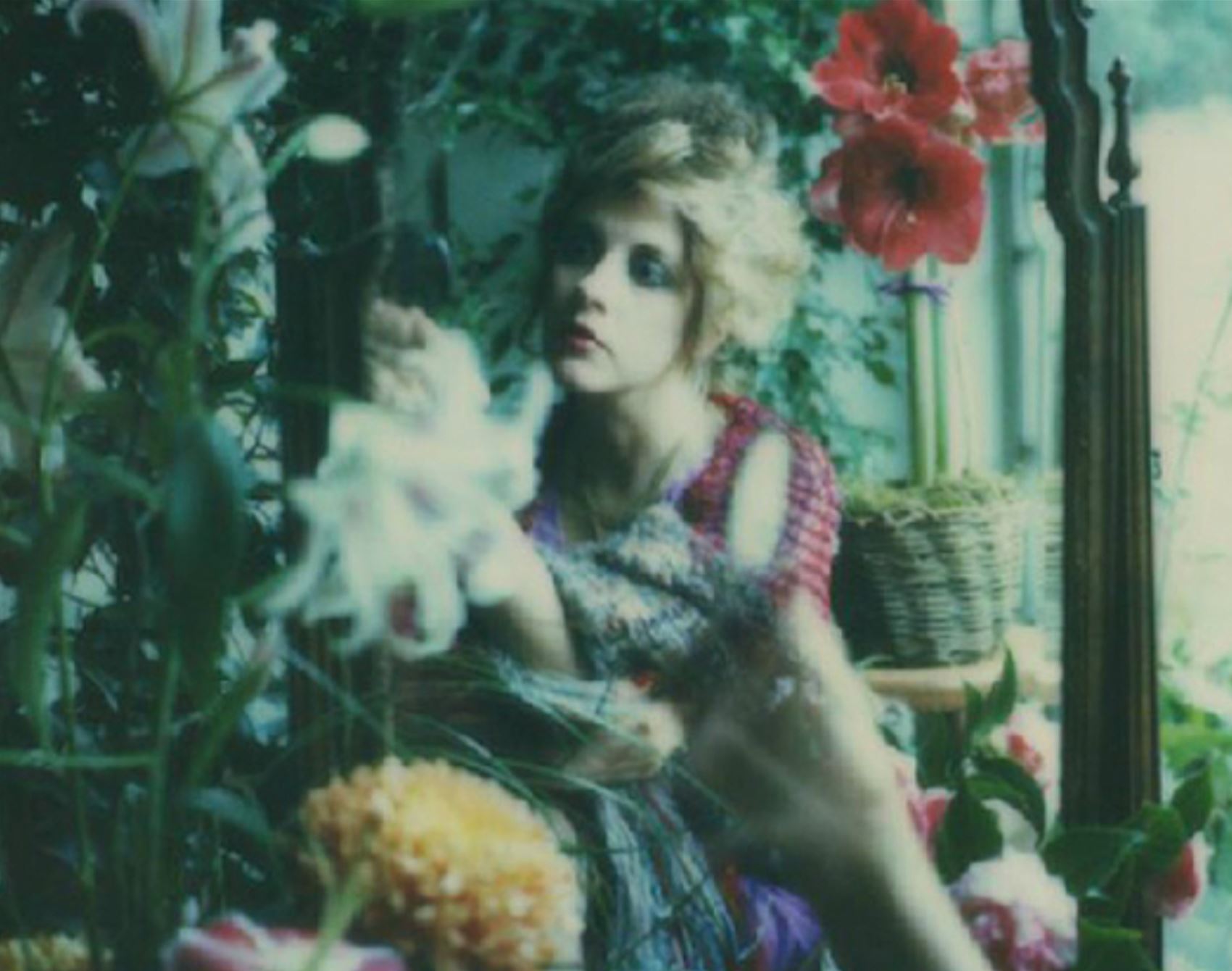 these vintage snaps prove that stevie nicks is forever the queen of cool