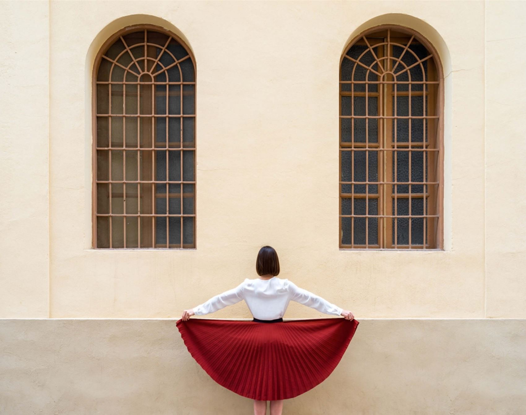 spy anna devís and daniel rueda's quirky snaps