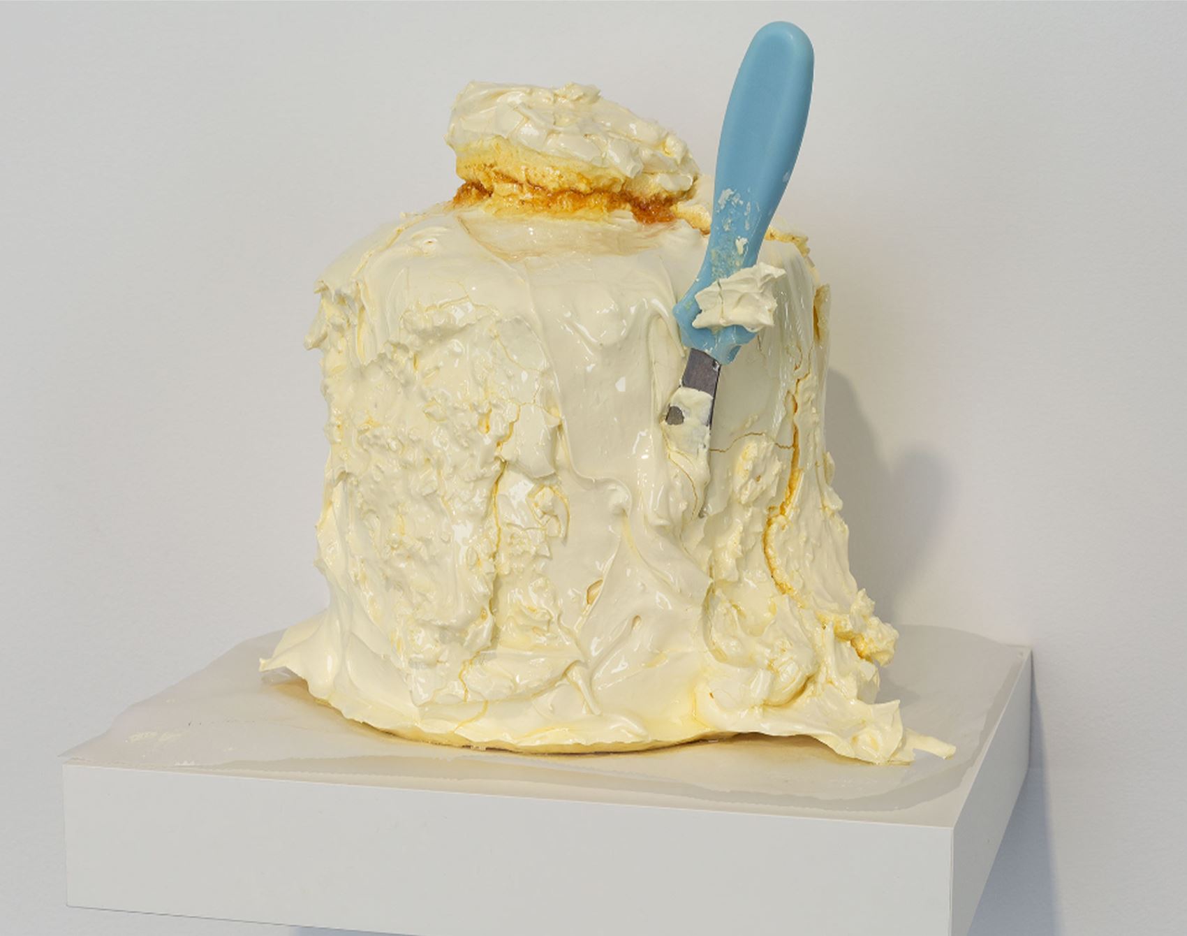 feast your eyes on raymond tan's curious cake ceramics