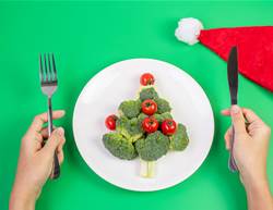 20 Ridiculously Simple Ways Nutritionists Avoid Holiday Weight Gain