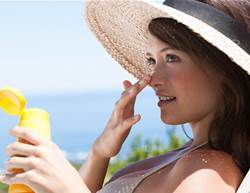 7 Ways Dermatologists Protect Their Skin