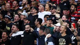 Roar's Den and Wanderers' RBB walk out in ALM