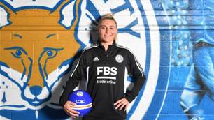 Matildas' Siemsen joins Leicester in WSL