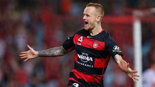 Clisby, Russell go bang as Wanderers beat Glory 2-0