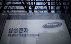 Samsung hits record quarter despite chip boom slowdown