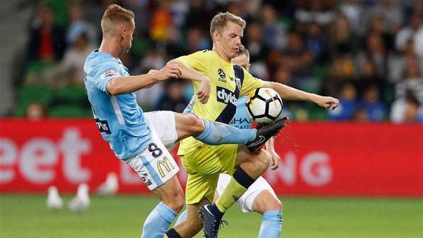 Sydney FC swoops for Mariners youngster