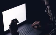 Scammers target big email servers