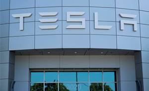 US regulator closely watching Tesla's release of new 'self-driving' software