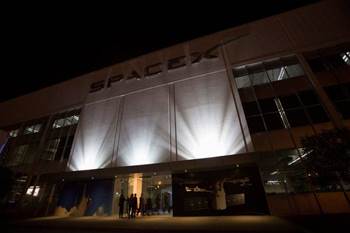 SpaceX to press ahead with Starlink tests, delays commercial service