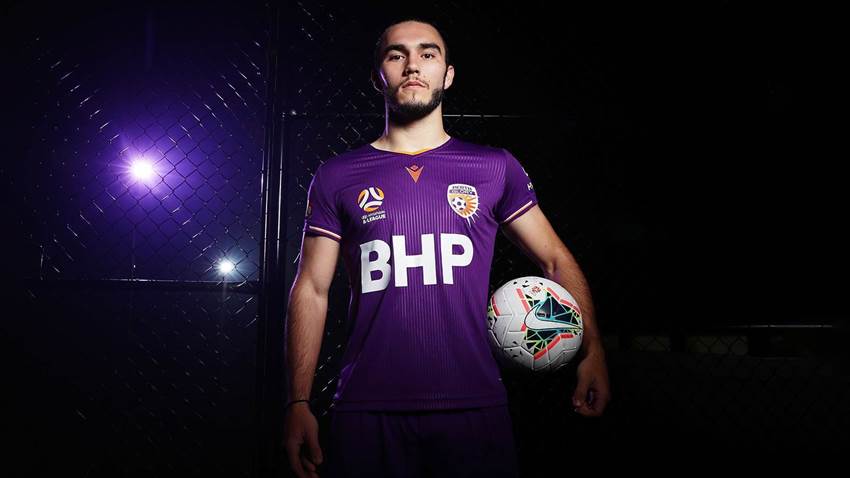 Training's a beach for Daggers Training's a beach for Daggers