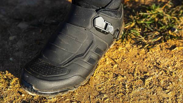 TESTED: Shimano ME7 Trail shoe