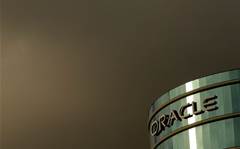 Oracle offers to move clients to cloud for free