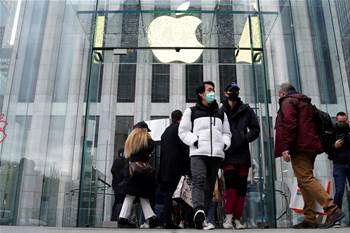 Apple delays return to office indefinitely