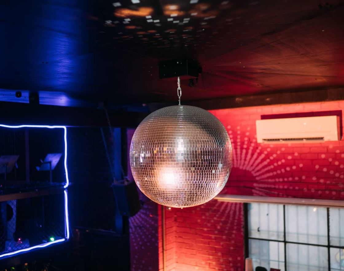 melbourne’s must-see diner for ‘80s interiors melbourne’s must-see diner for ‘80s interiors