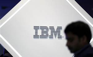IBM forecasts upbeat 2022 revenue on cloud strength