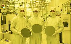 Samsung starts mass production of 3-nanometre chips 