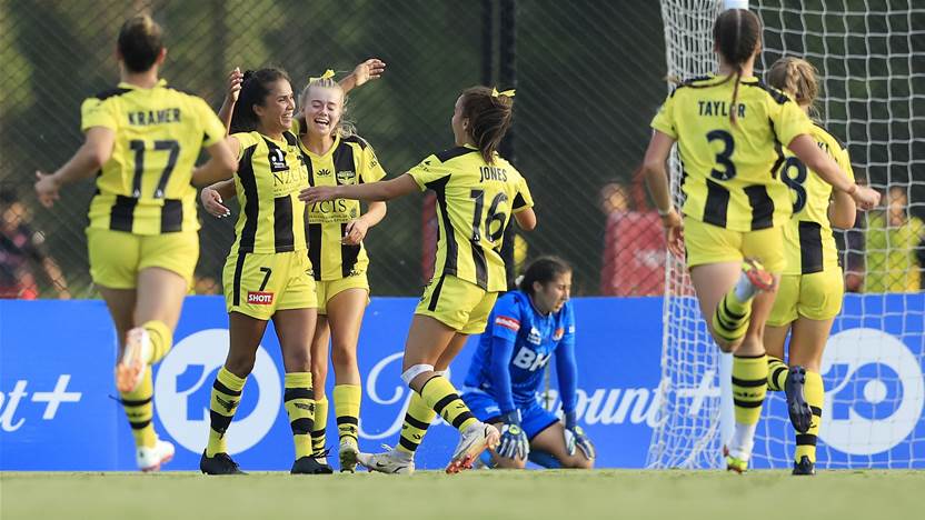 Phoenix edge Wanderers in A-League Women thriller