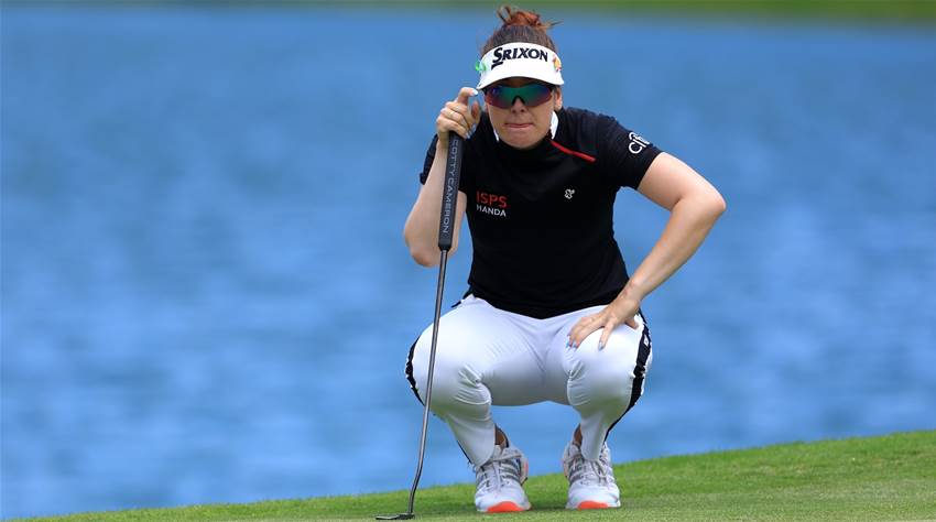 Green goes low to lead in Hawaii Green goes low to lead in Hawaii