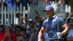 Woods winces to opening 74 at PGA