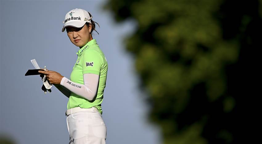 Minjee lurking as Choi leads in Scotland