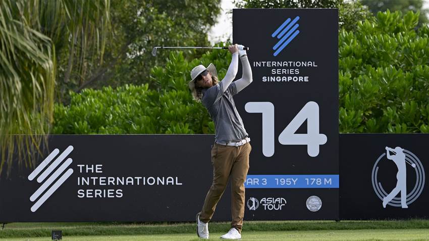 Vincent gets hot in Singapore Vincent gets hot in Singapore