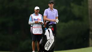 Davis, and caddie, to do Presidents Cup their way