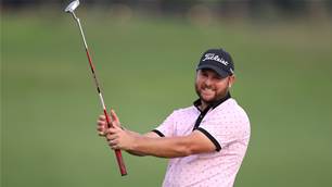 Second 62 has Smith on verge of drought-breaking win