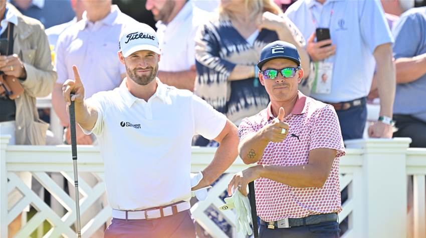 Fowler and Clark share U.S Open lead, Rory one back Fowler and Clark share U.S Open lead, Rory one back
