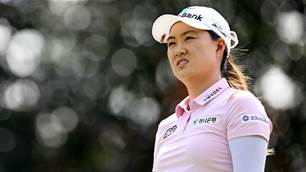Local hope Boutier leads Evian, Minjee in contention