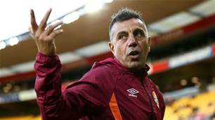 Suncorp pitch savaged as Roar beat Glory 2-1 in ALM