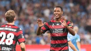 Marcelo hurt as Wanderers roar back to draw in Brisbane