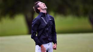 Elvis avoids the blues with breakthrough golf victory