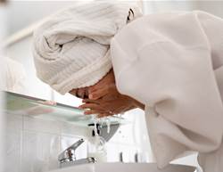 The 60-Second Splash That Wakes Up Skin