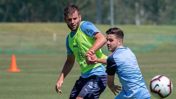 Sydney FC promote trio of youngsters