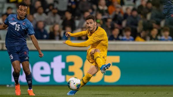 New dad Leckie out of Roos