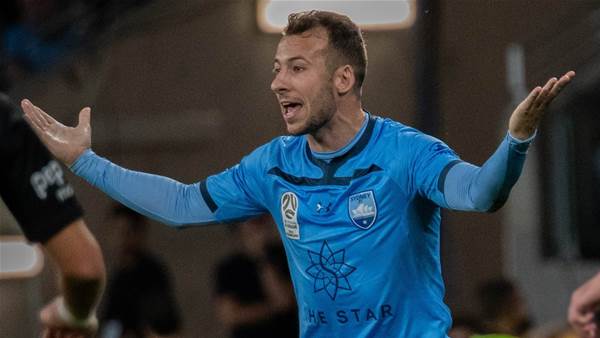 Le Fondre: Banter at Sydney has reached new heights