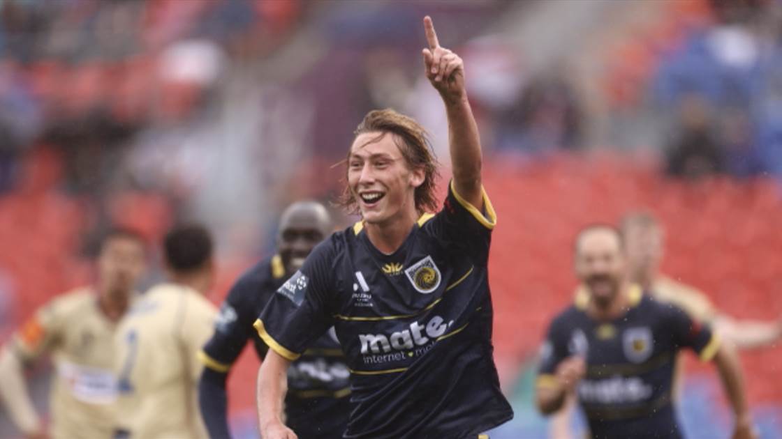 &#8216;Best left-back in the A-League': Mariners rookie attracting overseas interest