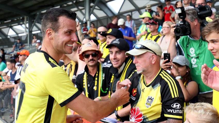 Phoenix extend leaders' A-League contracts Phoenix extend leaders' A-League contracts