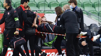 Wanderers A-League skipper, ex-Socceroo suffers hamstring tear