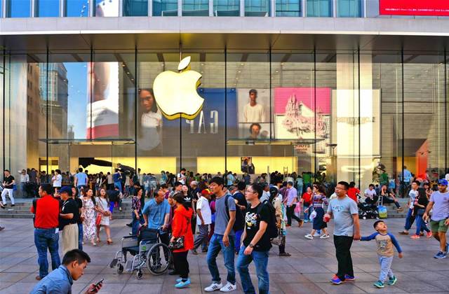 Apple shareholders defeat proposal over Chinese app removal policies