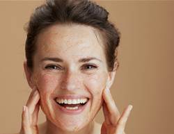 How to Do an At-Home Facial in 7 Steps