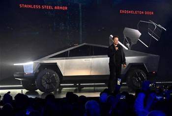 Gamblers back Tesla in Ford tug o' war as orders reach 250k