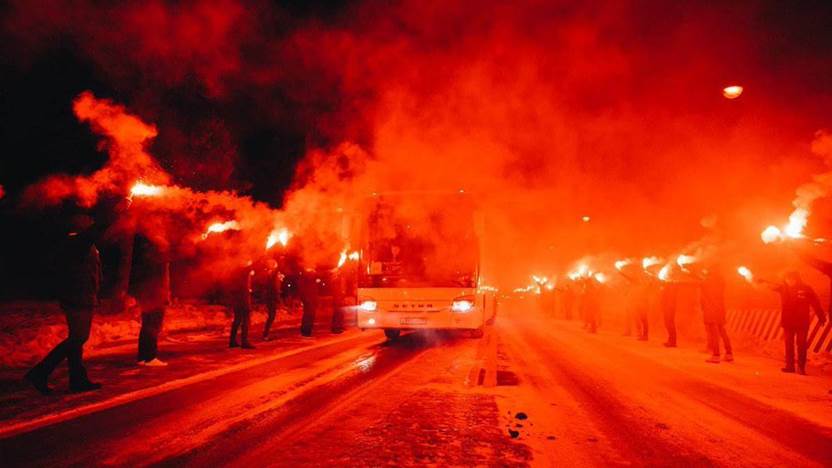 Watch! Zenit fans fiery welcome