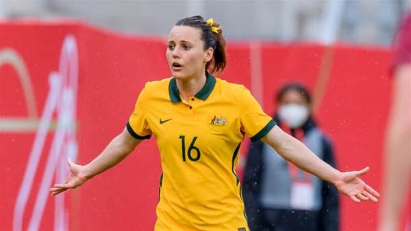 Flood of Matildas off-contract creates biggest decisions of their careers