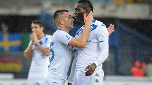 Balotelli walks off pitch after racist chants in Serie A game