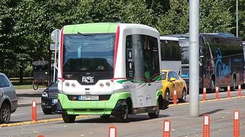 Driverless buses can help end the suburbs' public transport woes
