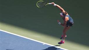 Stosur exits US Open in extreme heat