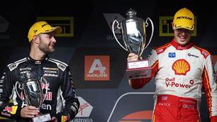 McLaughlin and van Gisbergen share honours in NZ Supercars clash