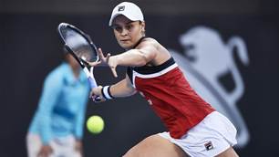 Kvitova breaks hearts in three-set thriller