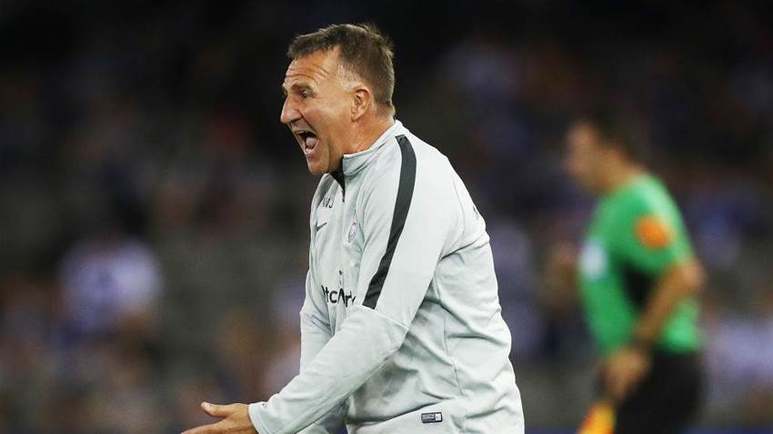 Maclaren: 'Talk doesn't affect us; the gaffer comes in with a smile' Maclaren: 'Talk doesn't affect us; the gaffer comes in with a smile'